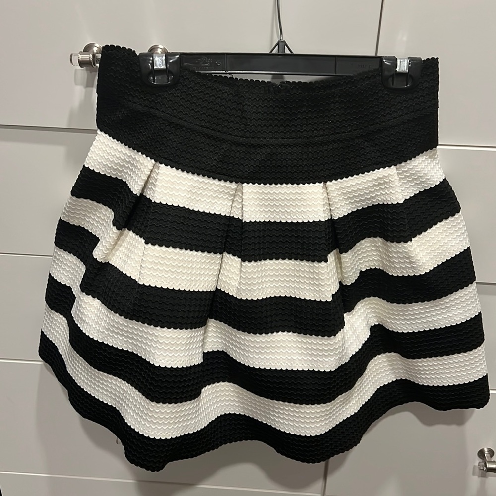 Soprano striped mini skirt, size L